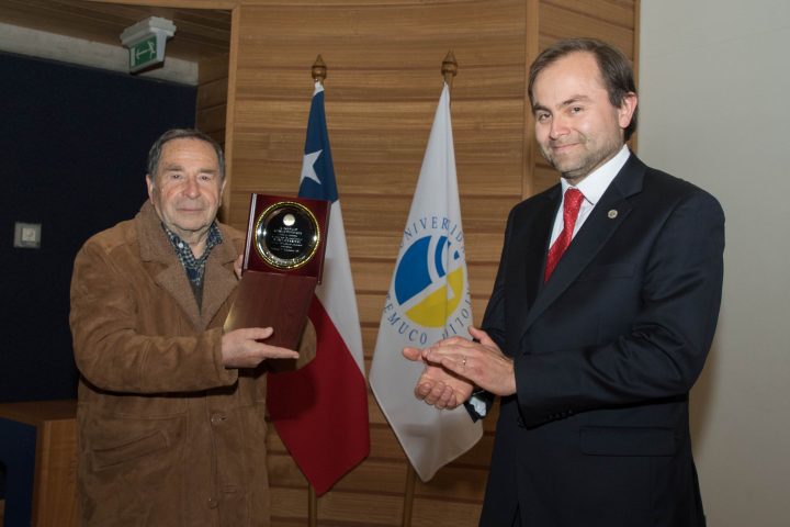 Conmemoran 50 años de ejercicio profesional del Méd. Veterinario Dr. Raúl Silva